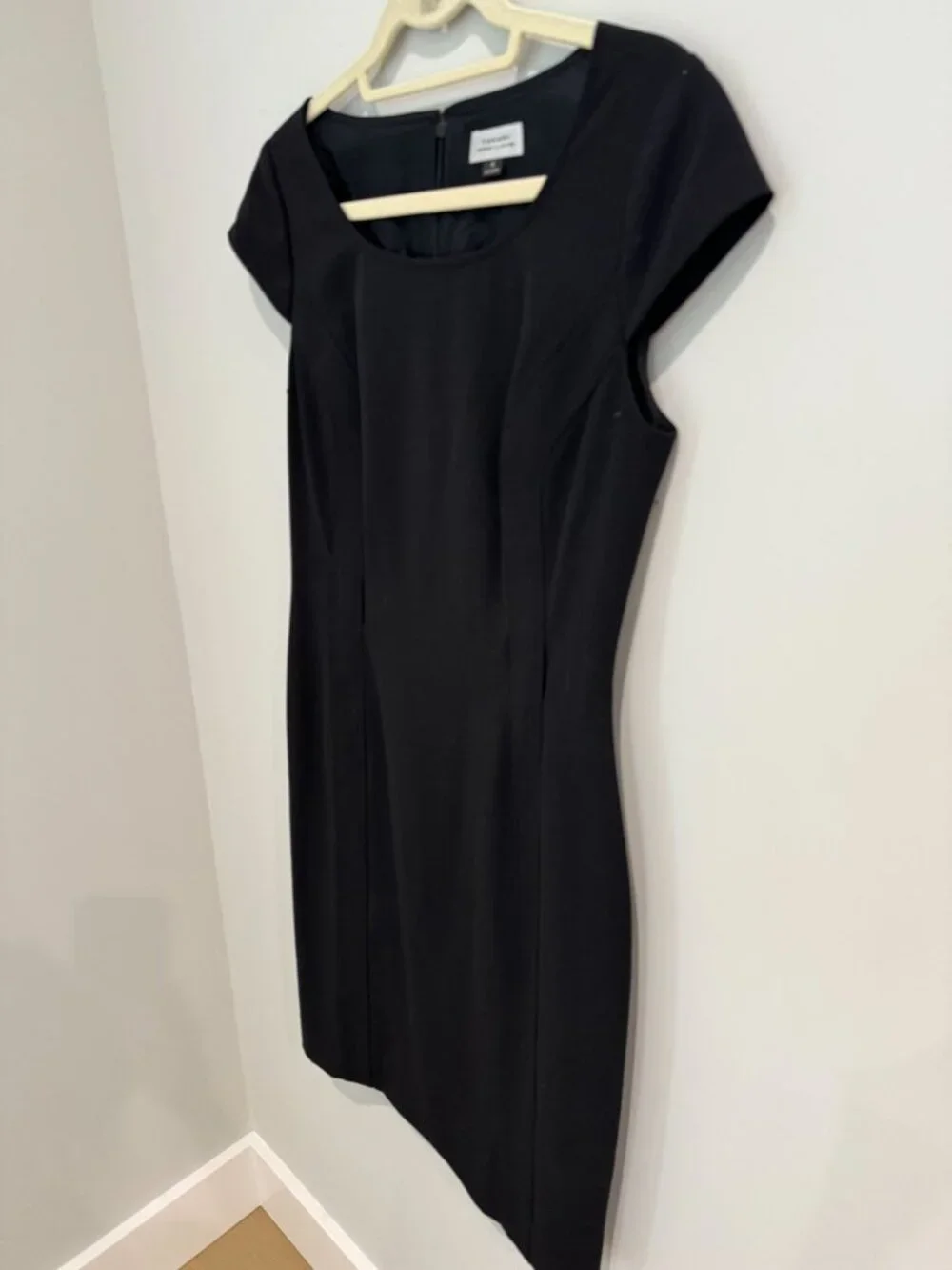 Tahari Arthur S. Levine | Black Cap-Sleeve Sheath Dress size 6. - Picture 11 of 16